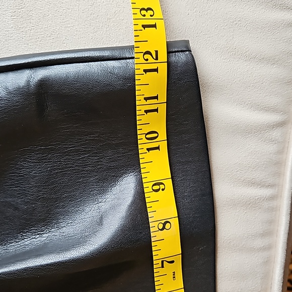 Wilfred (Aritzia) black faux leather, washable, shorts - Picture 7 of 8